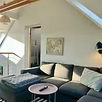 Modern House At Frederiksdal בית נופש *