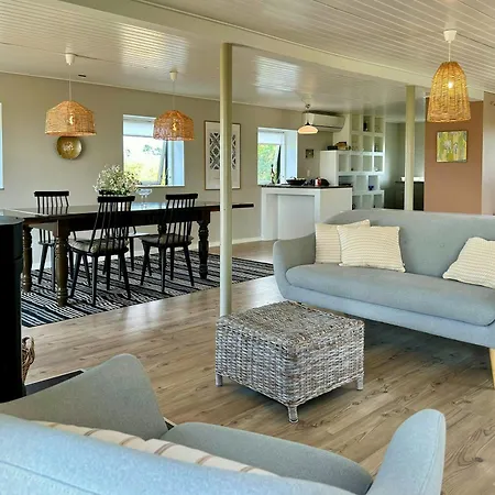 Holiday home Modern House At Frederiksdal Harpelunde